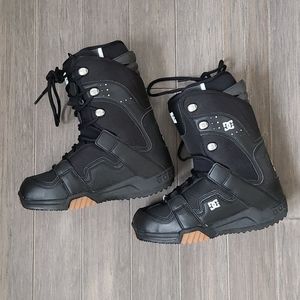 DC men's snowboarding boots